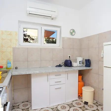 Apartment By The Sea Vinisce, Trogir - 8659